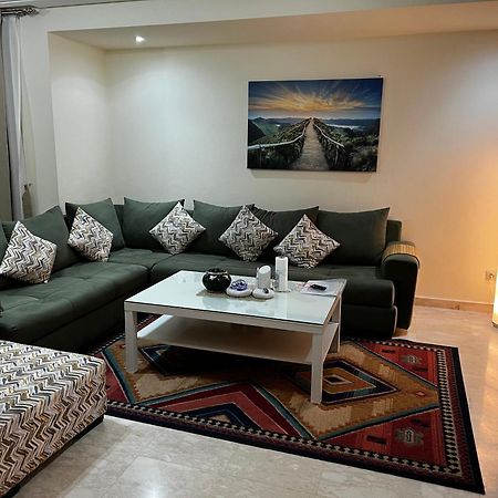 Beautiful, Great Equipped 122 M Holiday Apartment Near Majorelle Garden And Gueliz With Pool Views And A Large Balcony And Terrace Marrakesh Exteriör bild