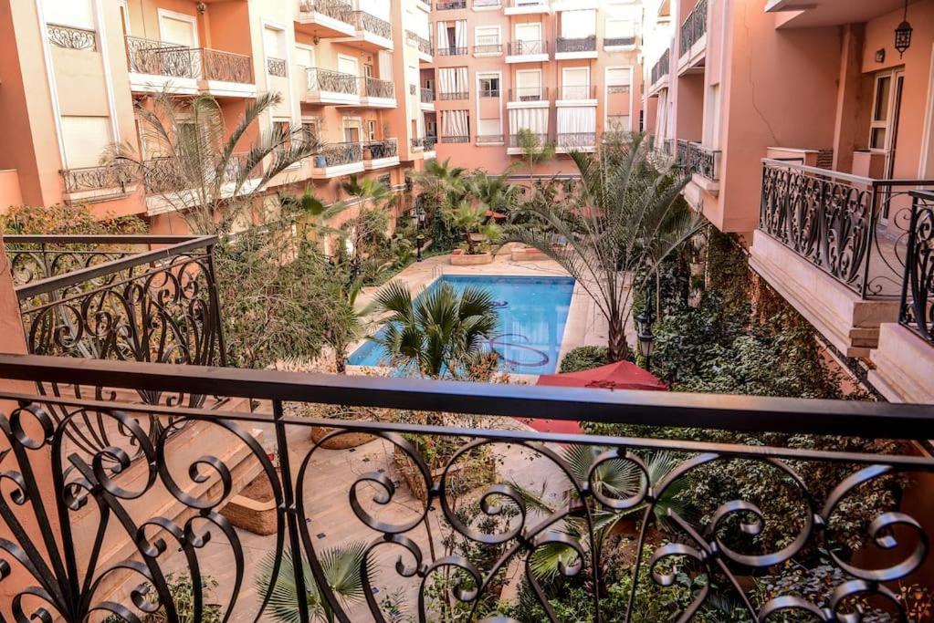 Beautiful, Great Equipped 122 M Holiday Apartment Near Majorelle Garden And Gueliz With Pool Views And A Large Balcony And Terrace Marrakesh Exteriör bild