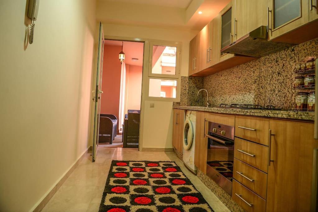 Beautiful, Great Equipped 122 M Holiday Apartment Near Majorelle Garden And Gueliz With Pool Views And A Large Balcony And Terrace Marrakesh Exteriör bild