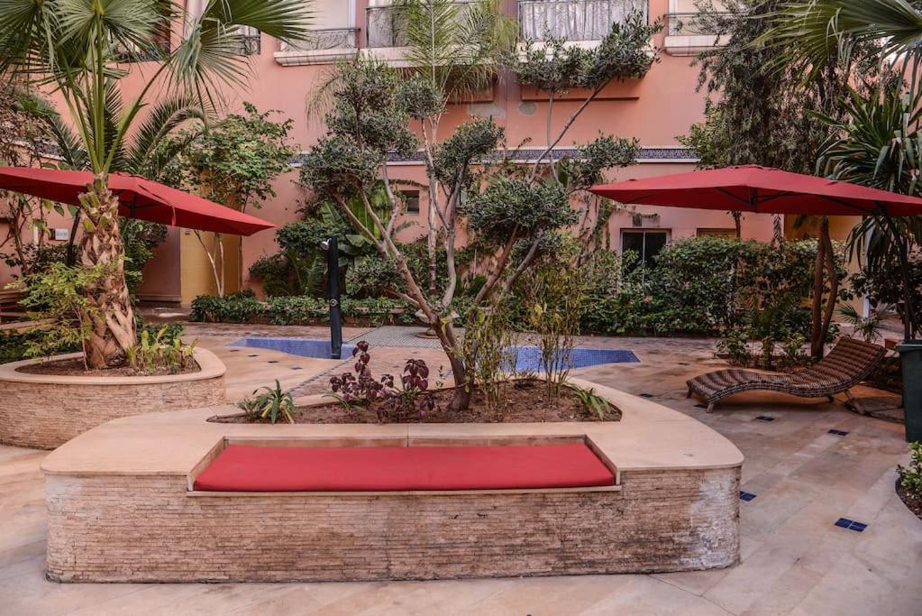Beautiful, Great Equipped 122 M Holiday Apartment Near Majorelle Garden And Gueliz With Pool Views And A Large Balcony And Terrace Marrakesh Exteriör bild
