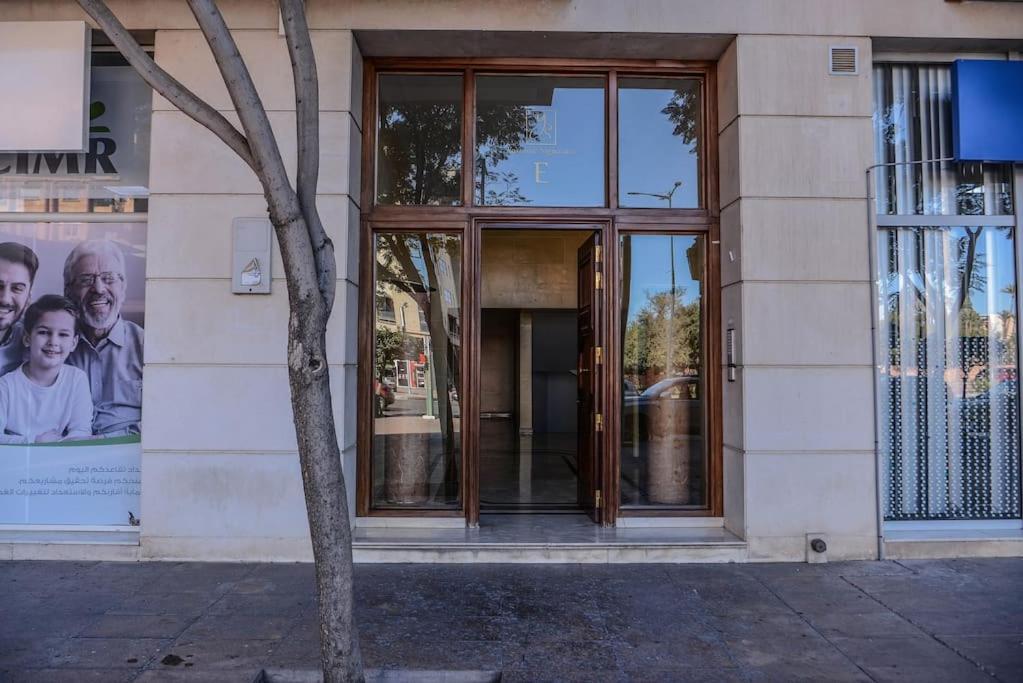 Beautiful, Great Equipped 122 M Holiday Apartment Near Majorelle Garden And Gueliz With Pool Views And A Large Balcony And Terrace Marrakesh Exteriör bild
