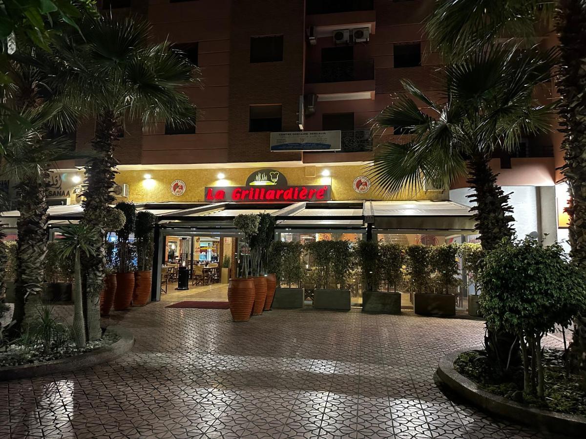 Beautiful, Great Equipped 122 M Holiday Apartment Near Majorelle Garden And Gueliz With Pool Views And A Large Balcony And Terrace Marrakesh Exteriör bild