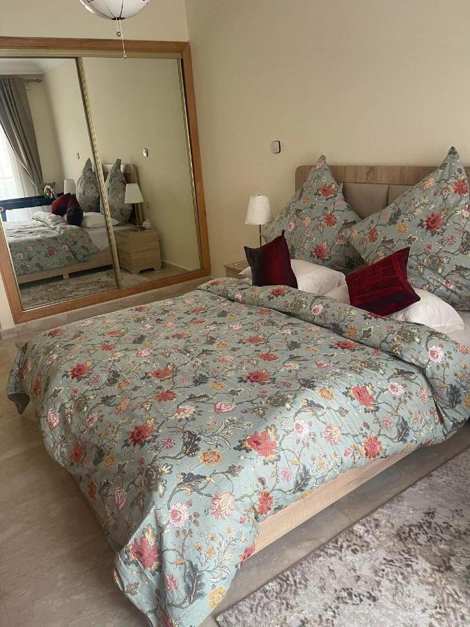 Beautiful, Great Equipped 122 M Holiday Apartment Near Majorelle Garden And Gueliz With Pool Views And A Large Balcony And Terrace Marrakesh Exteriör bild