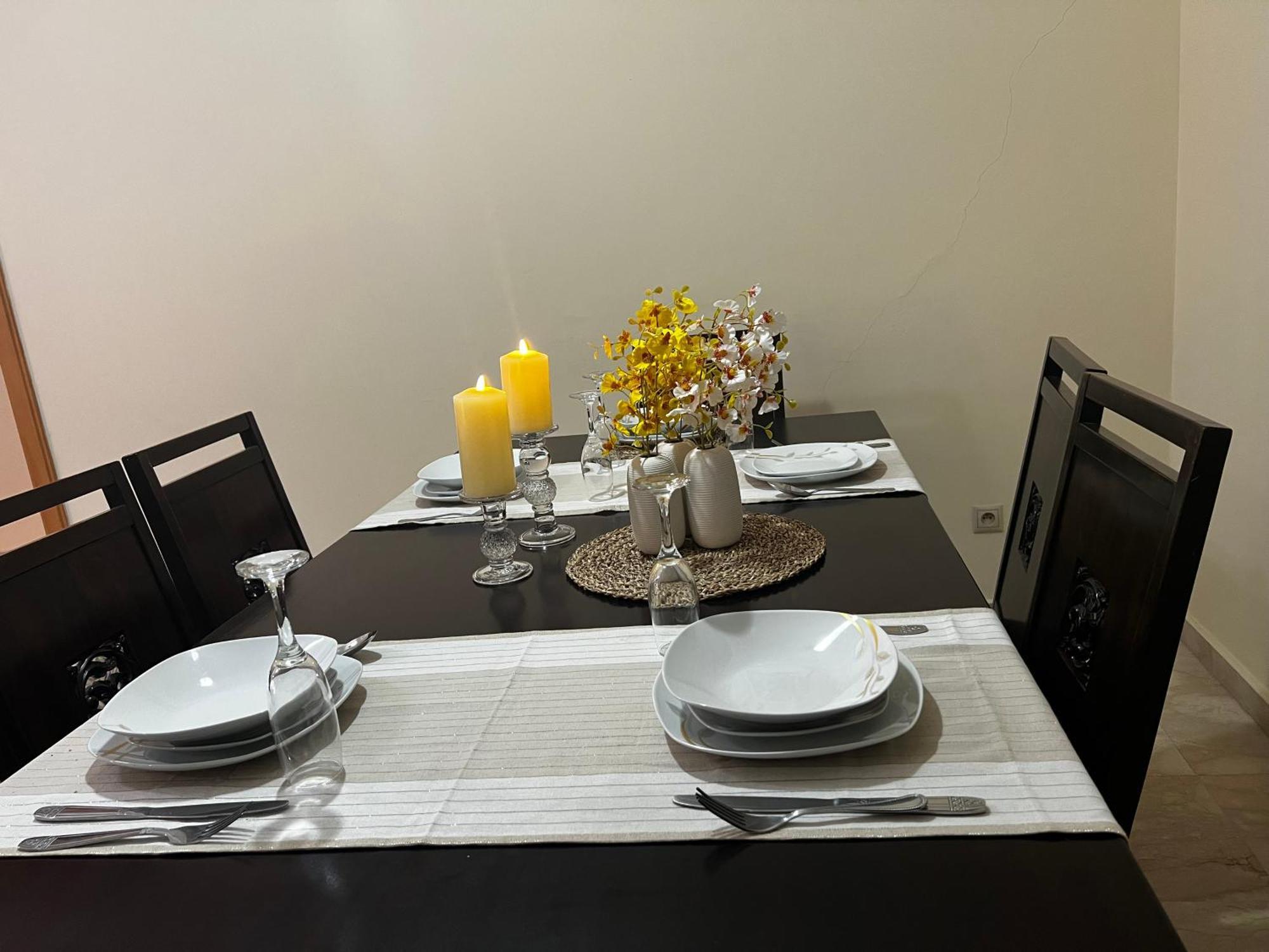 Beautiful, Great Equipped 122 M Holiday Apartment Near Majorelle Garden And Gueliz With Pool Views And A Large Balcony And Terrace Marrakesh Exteriör bild