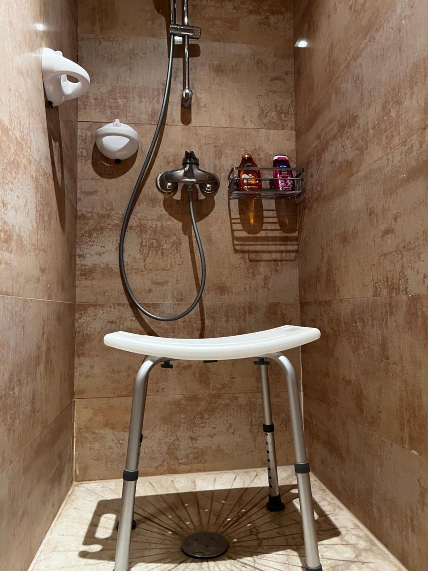 Beautiful, Great Equipped 122 M Holiday Apartment Near Majorelle Garden And Gueliz With Pool Views And A Large Balcony And Terrace Marrakesh Exteriör bild