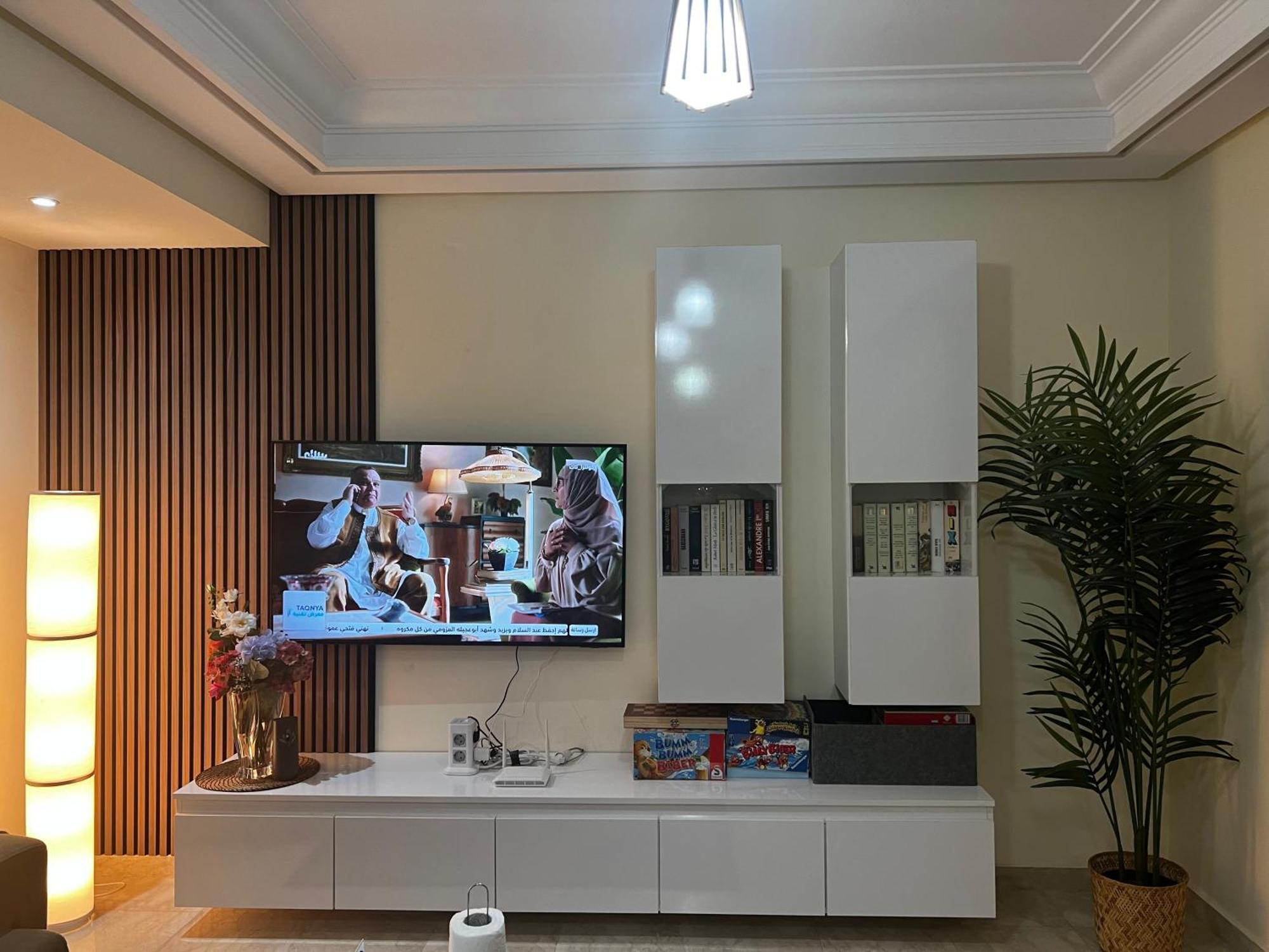 Beautiful, Great Equipped 122 M Holiday Apartment Near Majorelle Garden And Gueliz With Pool Views And A Large Balcony And Terrace Marrakesh Exteriör bild