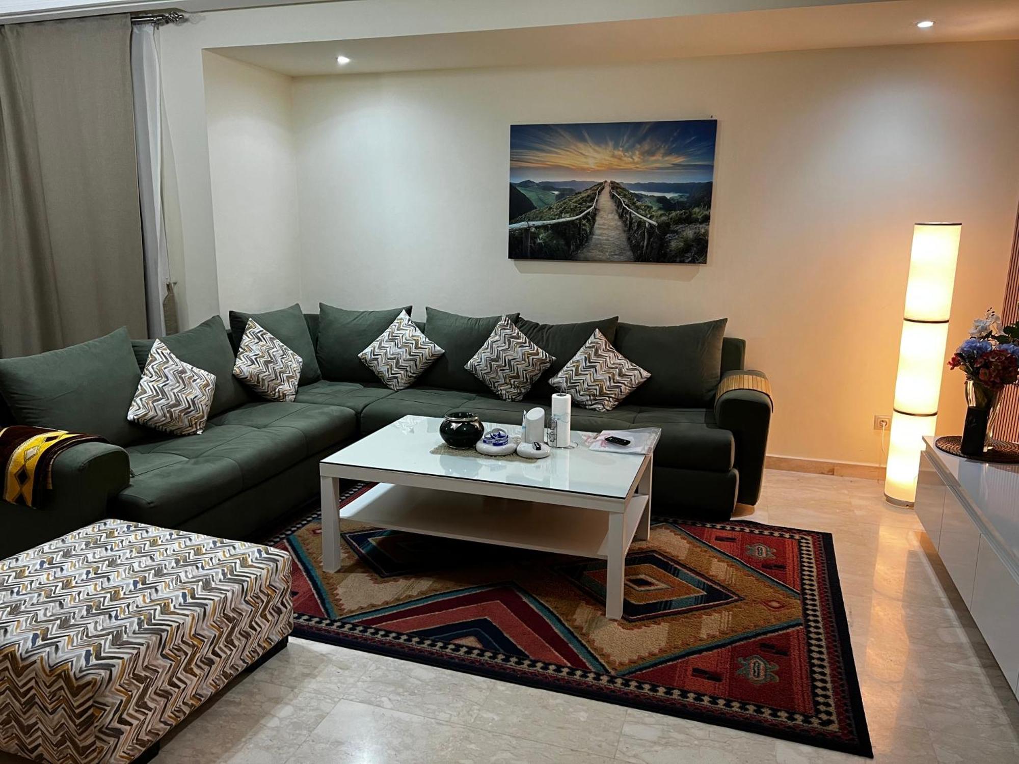 Beautiful, Great Equipped 122 M Holiday Apartment Near Majorelle Garden And Gueliz With Pool Views And A Large Balcony And Terrace Marrakesh Exteriör bild