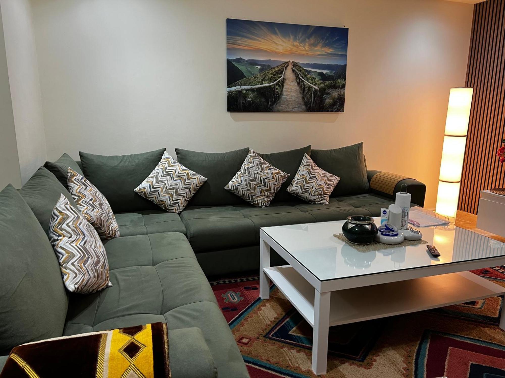 Beautiful, Great Equipped 122 M Holiday Apartment Near Majorelle Garden And Gueliz With Pool Views And A Large Balcony And Terrace Marrakesh Exteriör bild